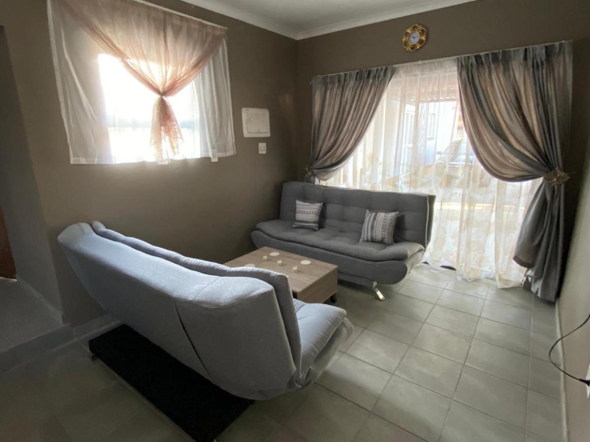 Apartment Simbia Contractors Vaalpark