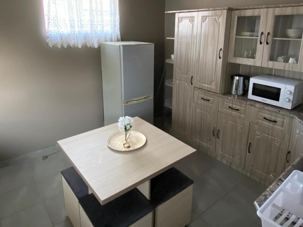 Apartment Simbia Contractors Vaalpark