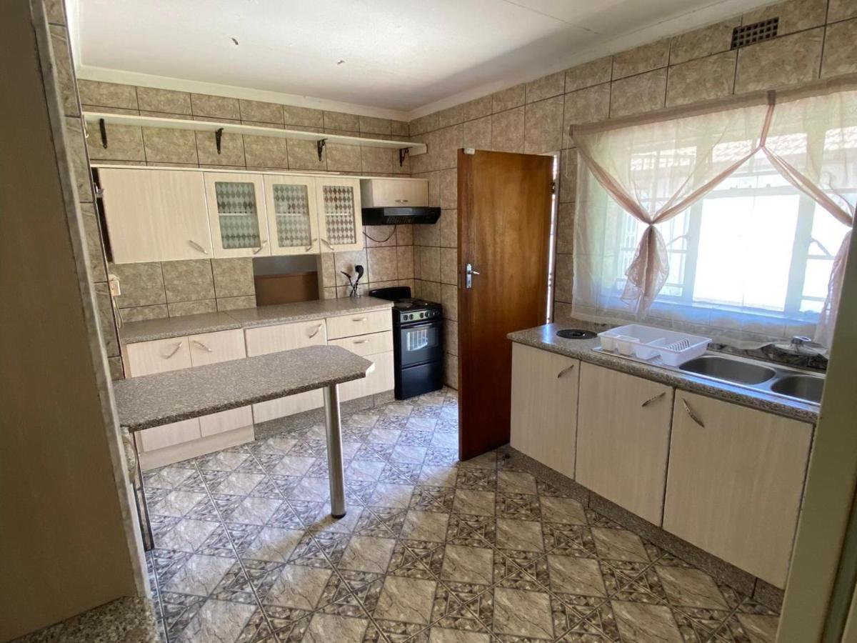 Simbia Contractors Apartment *